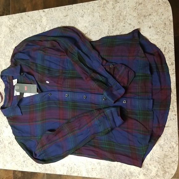 Levi full button - Picture 1 of 5